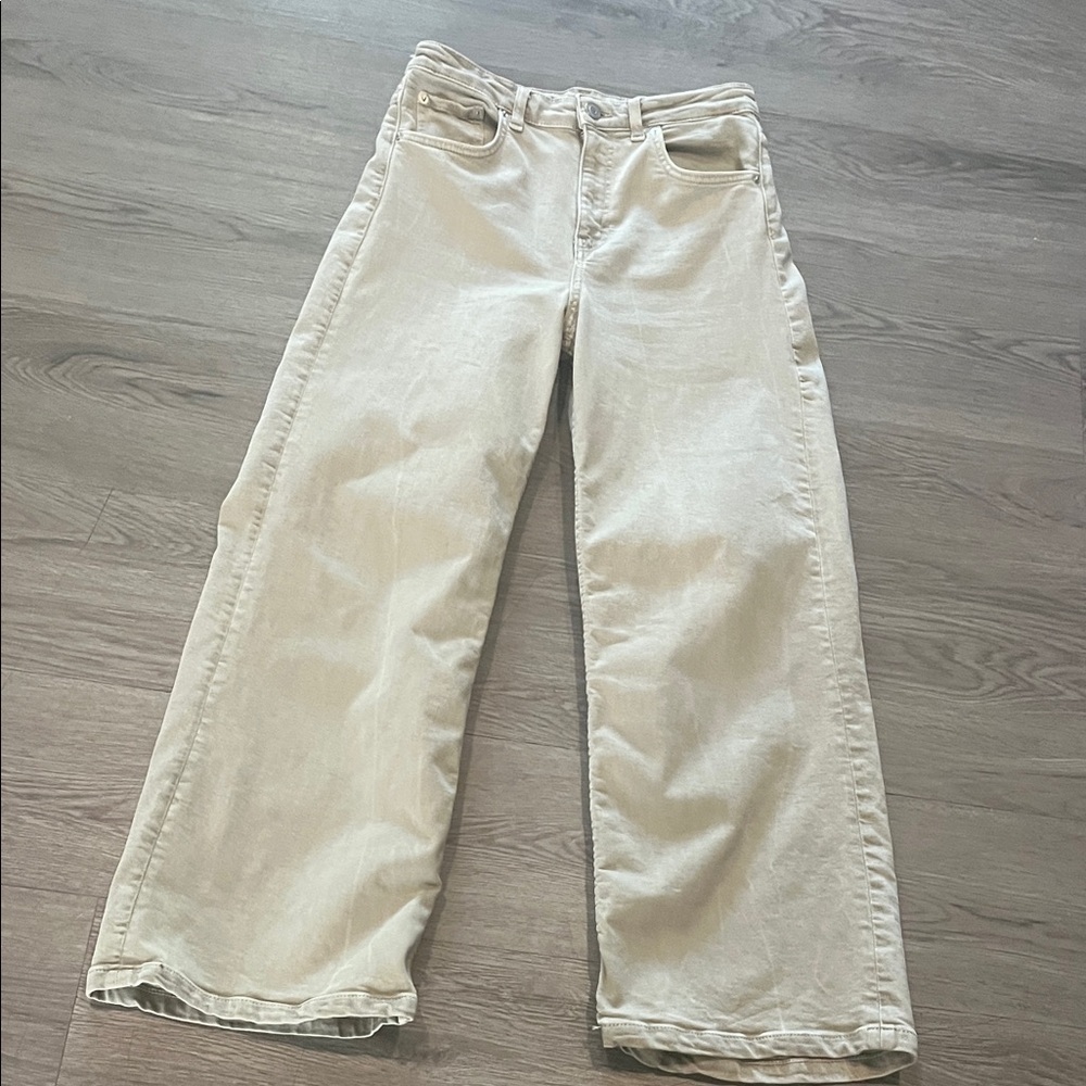 Zara Women's Wide Leg Tan Jeans! A little mark on crotch area!